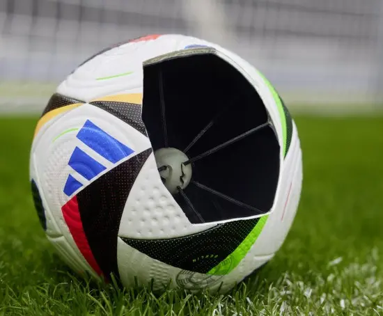 Fusballliebe de Adidas: El Corazón del Fútbol en la Euro 2024